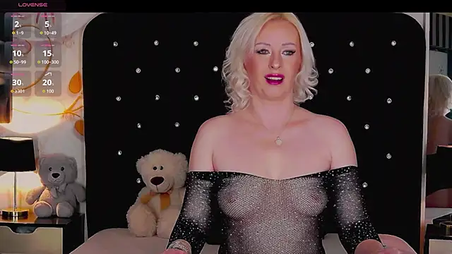 Snapshot of OliviaShaw23 chatting on 26, 11, 2025 OliviaShaw23 online show from 26, 11, 2025