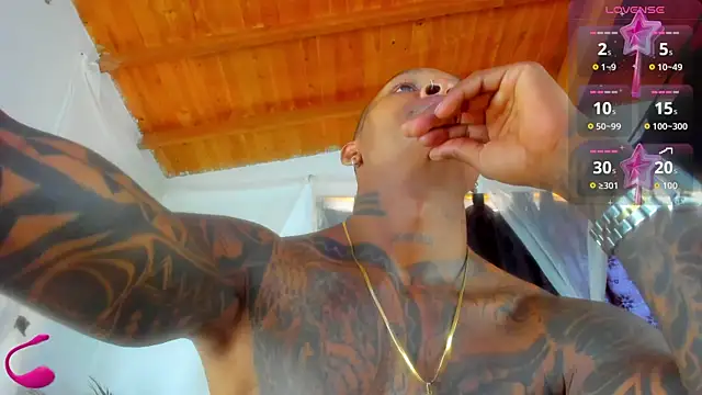 esteveen ortegas  online show from 17, 11, 2025