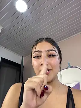 Snapshot of lili_turner chatting on 10, 12, 2024 lili turner online show from 10, 12, 2024