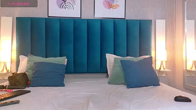 Snapshot of CheneellLorens chatting on 6, 3, 2025 CheneellLorens online show from 6, 3, 2025