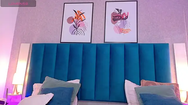 Snapshot of CheneellLorens chatting on 19, 10, 2025 CheneellLorens online show from 19, 10, 2025