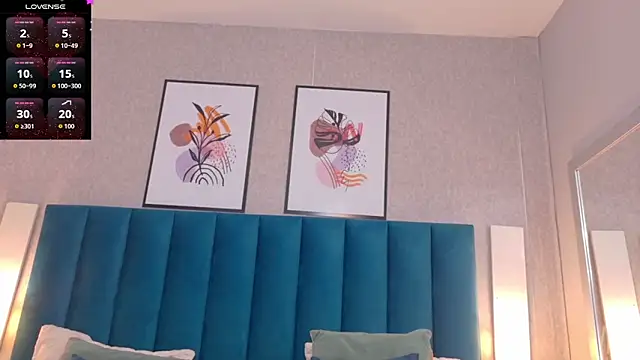 Snapshot of CheneellLorens chatting on 10, 11, 2025 CheneellLorens online show from 10, 11, 2025