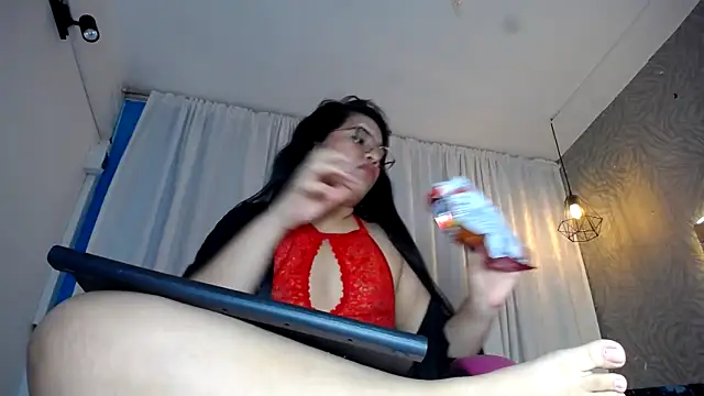 Snapshot of KEYRA-MILLER- chatting on 14, 2, 2025 KEYRA-MILLER- online show from 14, 2, 2025