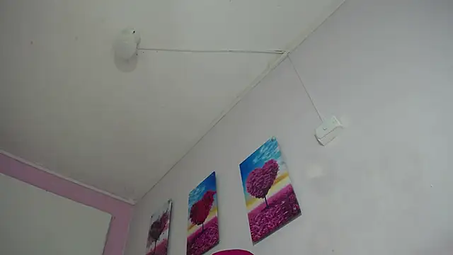 Snapshot of KEYRA-MILLER- chatting on 20, 9, 2025 KEYRA-MILLER- online show from 20, 9, 2025