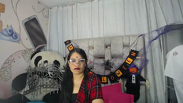 Snapshot of KEYRA-MILLER- chatting on 1, 11, 2025 KEYRA-MILLER- online show from 1, 11, 2025