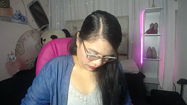 Snapshot of KEYRA-MILLER- chatting on 25, 11, 2025 KEYRA-MILLER- online show from 25, 11, 2025