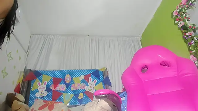 KEYRA-MILLER- online show from 6, 4, 2026