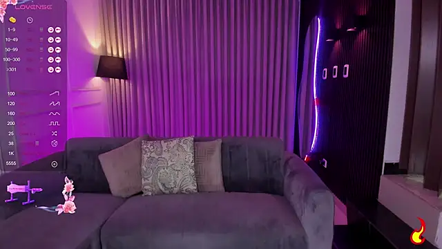 Leah Grey online show from 30, 1, 2025