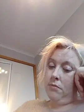 Snapshot of mollymay69 chatting on 18, 11, 2025 mollymay69 online show from 18, 11, 2025