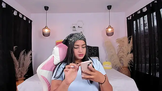 GabyRhodes online show from 22, 2, 2025