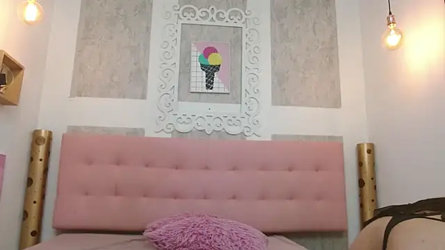 Cloeandtyfanny online show from 10, 3, 2025