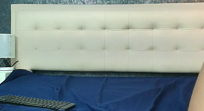 Snapshot of Cloeandtyfanny chatting on 11, 4, 2026 Cloeandtyfanny online show from 11, 4, 2026