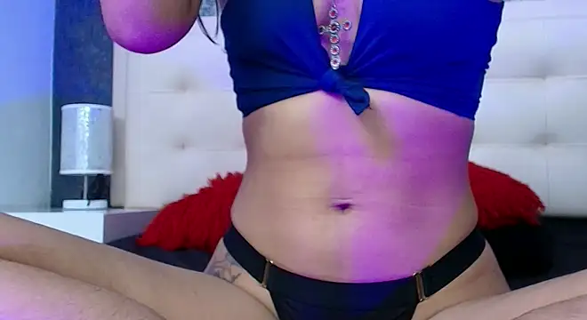 Snapshot of Cloeandtyfanny chatting on 15, 4, 2026 Cloeandtyfanny online show from 15, 4, 2026