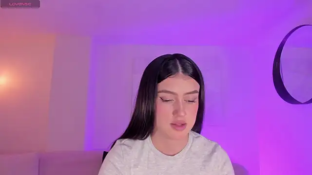 PaulinaSantos  online show from 6, 11, 2025