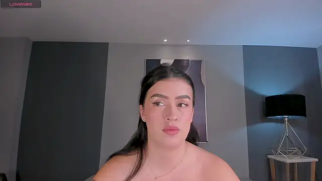 Snapshot of PaulinaSantos_ chatting on 7, 6, 2026 PaulinaSantos online show from 7, 6, 2026