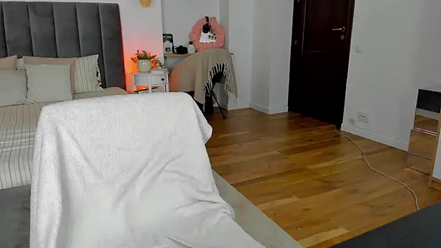 Fancy Jenn online show from 24, 10, 2025