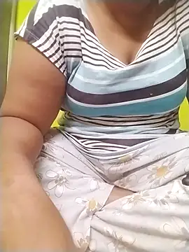 Tamilpriya46 online show from 4, 10, 2025