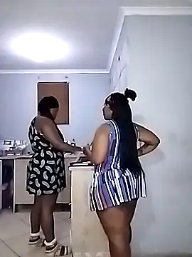 Snapshot of TheDoubleTrouble18xxx chatting on 14, 11, 2025 TheDoubleTrouble18xxx online show from 14, 11, 2025