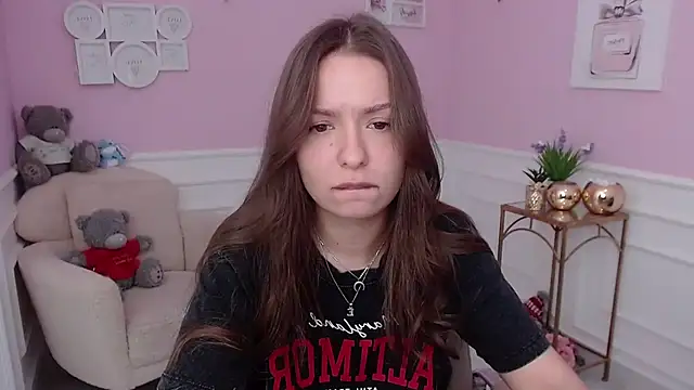 LucySkilar online show from 25, 9, 2025