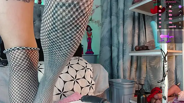 SaraMartins00 online show from 4, 12, 2024