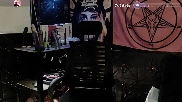 Snapshot of Evil_Queen_666 chatting on 16, 5, 2026 Evil Queen 666 online show from 16, 5, 2026
