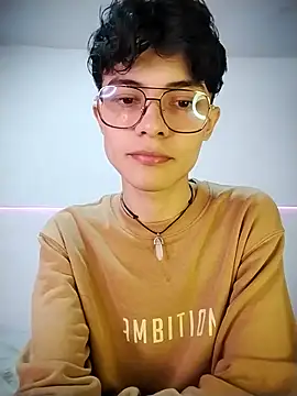 Snapshot of Dmitri_Aksnes chatting on 21, 11, 2025 Dmitri Aksnes online show from 21, 11, 2025