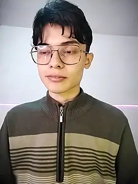 Snapshot of Dmitri_Aksnes chatting on 28, 11, 2025 Dmitri Aksnes online show from 28, 11, 2025