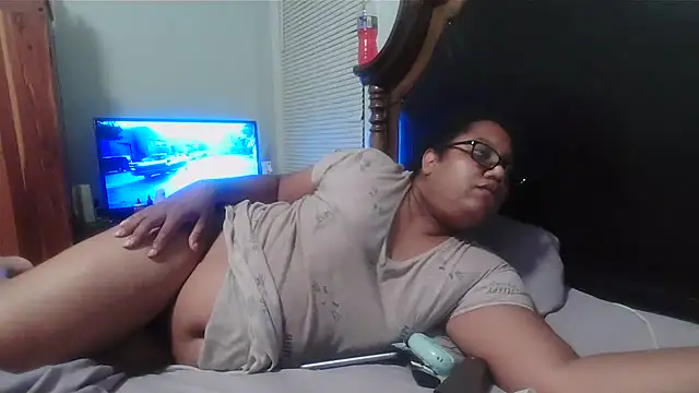 Snapshot of ebonyred chatting on 6, 7, 2026 ebonyred online show from 6, 7, 2026