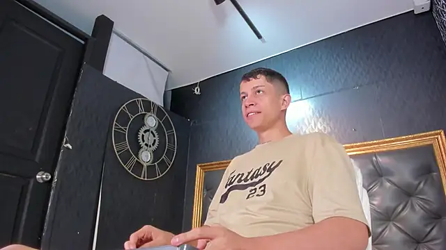 Snapshot of AgarEvans chatting on 7, 11, 2025 AgarEvans online show from 7, 11, 2025