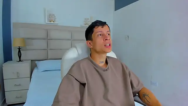 Snapshot of AgarEvans chatting on 25, 11, 2025 AgarEvans online show from 25, 11, 2025