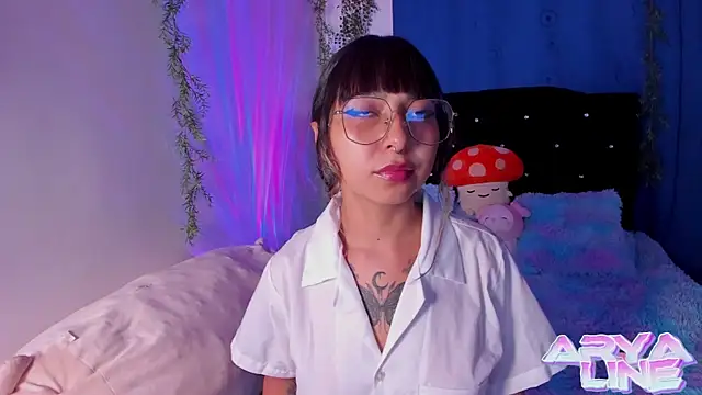 Snapshot of arysUwU chatting on 12, 1, 2025 arysUwU online show from 12, 1, 2025