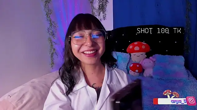 Snapshot of arysUwU chatting on 12, 1, 2025 arysUwU online show from 12, 1, 2025