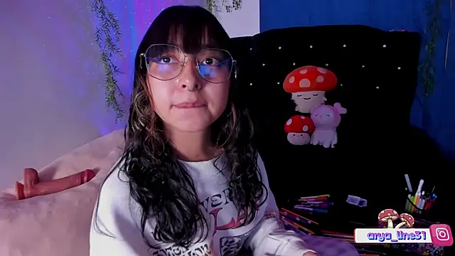 Snapshot of arysUwU chatting on 14, 2, 2025 arysUwU online show from 14, 2, 2025