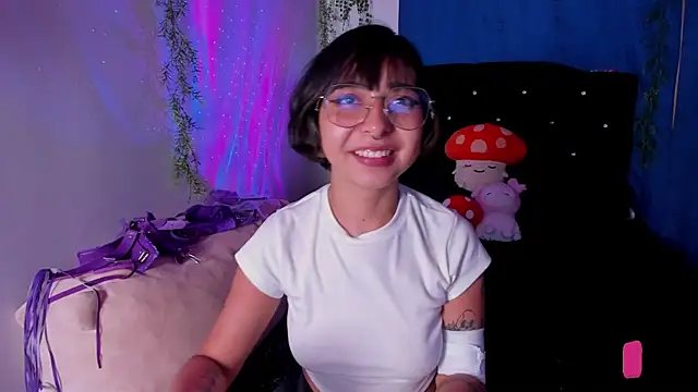 Snapshot of arysUwU chatting on 15, 2, 2025 arysUwU online show from 15, 2, 2025