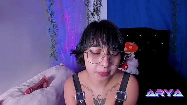 Snapshot of arysUwU chatting on 22, 2, 2025 arysUwU online show from 22, 2, 2025