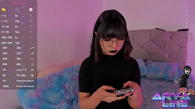 Snapshot of arysUwU chatting on 25, 10, 2025 arysUwU online show from 25, 10, 2025