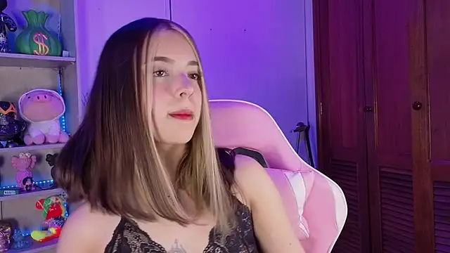 EmilyMiller  online show from 20, 9, 2025