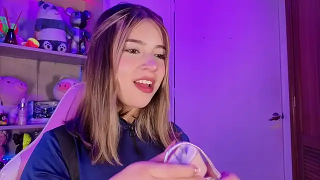 EmilyMiller  online show from 9, 4, 2026