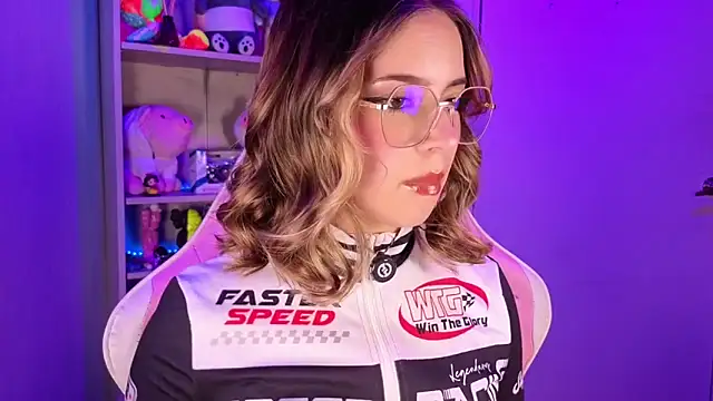 EmilyMiller  online show from 27, 5, 2026