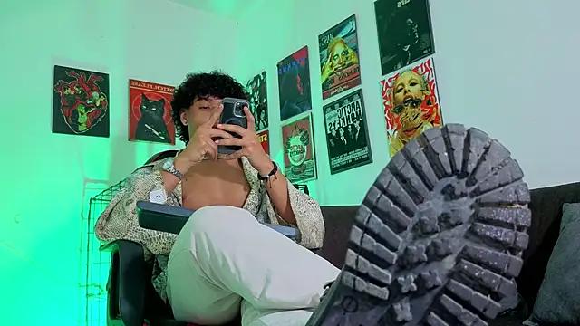 Snapshot of GaelOconner chatting on 20, 11, 2025 GaelOconner online show from 20, 11, 2025