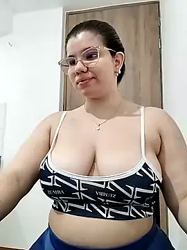 Danzel1105 online show from 5, 2, 2025