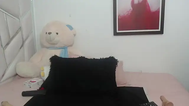 celestesouzalatin online show from 6, 1, 2025