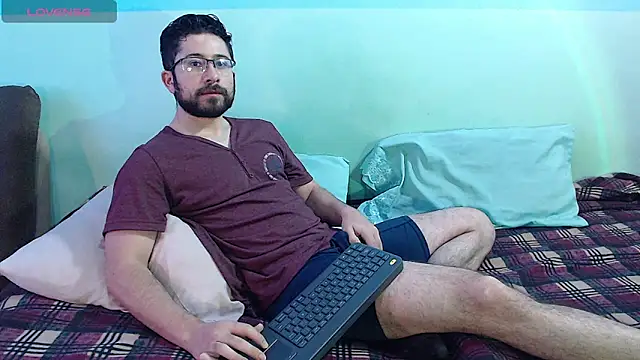 Snapshot of teddy_foster chatting on 6, 2, 2025 teddy foster online show from 6, 2, 2025