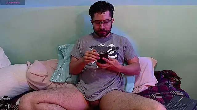 Snapshot of teddy_foster chatting on 1, 10, 2025 teddy foster online show from 1, 10, 2025