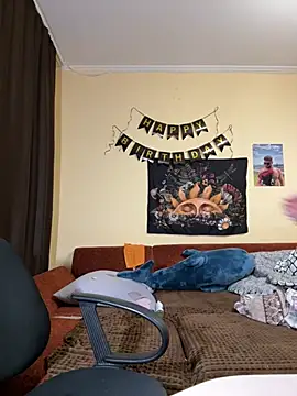 Snapshot of Crayzy_Luv chatting on 5, 3, 2025 Crayzy Luv online show from 5, 3, 2025