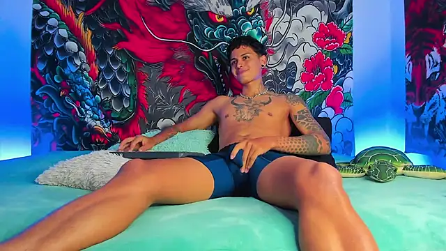 Maxi Gray online show from 24, 10, 2025