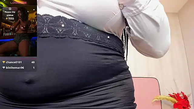 Snapshot of ShairaCoxx chatting on 19, 2, 2025 ShairaCoxx online show from 19, 2, 2025