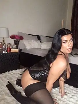 Snapshot of GiseleReine chatting on 15, 3, 2025 GiseleReine online show from 15, 3, 2025