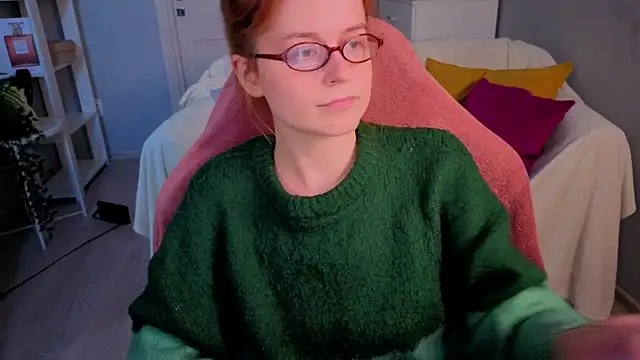 Snapshot of reb_luvng chatting on 28, 9, 2025 reb luvng online show from 28, 9, 2025