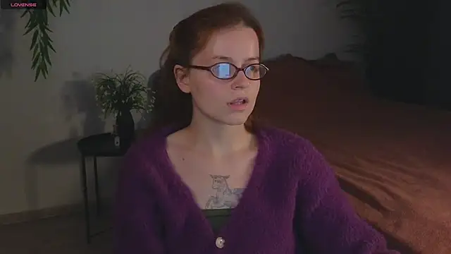 Snapshot of reb_luvng chatting on 7, 10, 2025 reb luvng online show from 7, 10, 2025